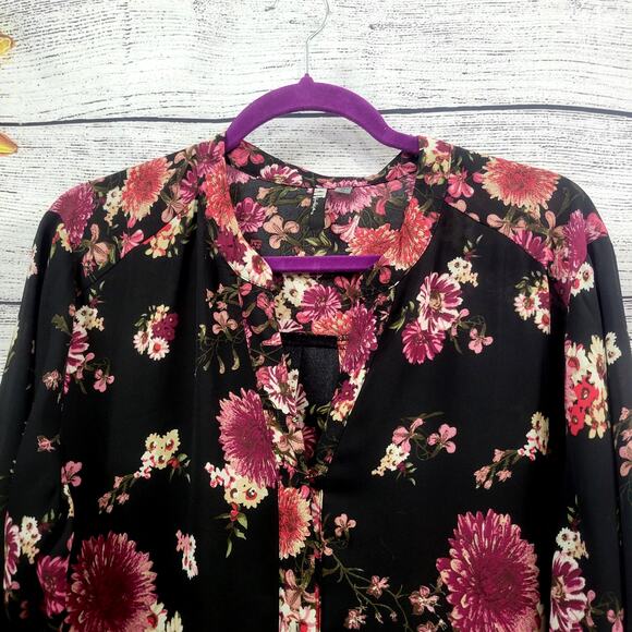 Kut from the Kloth Black, Pink, and Cranberry Floral Sheer Blouse Size XL - Picture 2 of 8